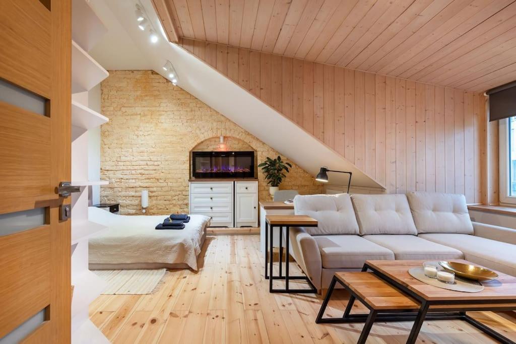 Luxury Apartment In Gedimino Av. Вильнюс Экстерьер фото