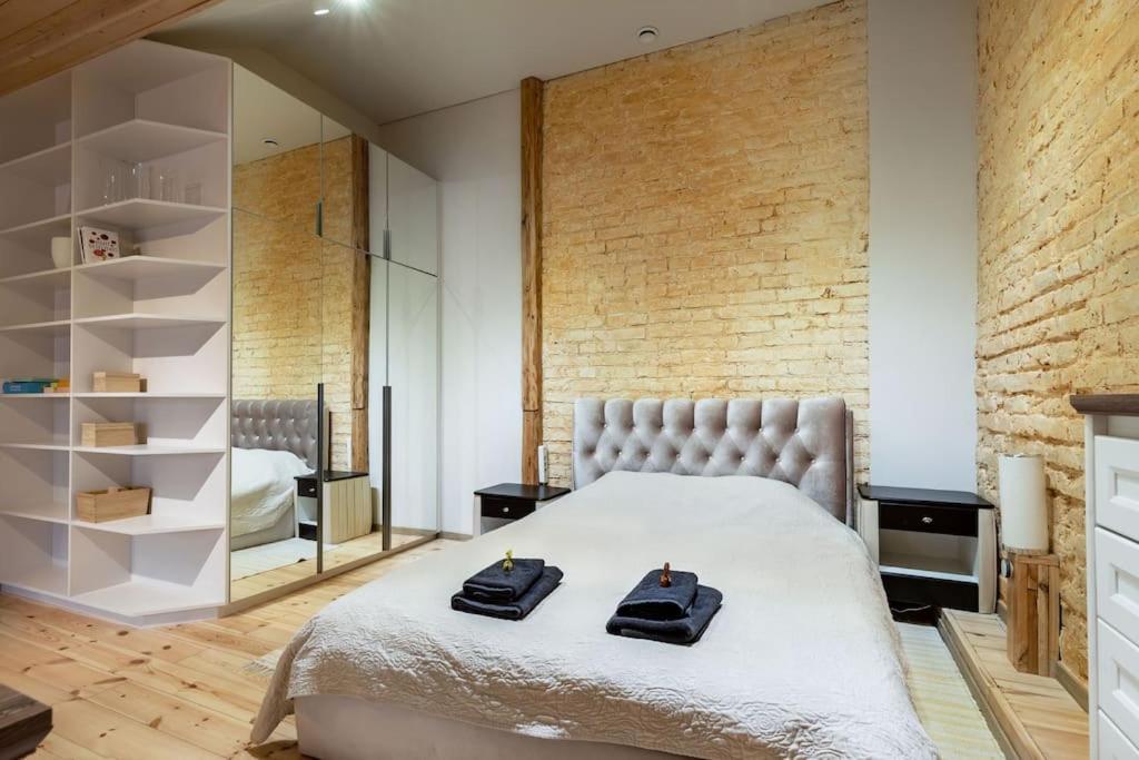 Luxury Apartment In Gedimino Av. Вильнюс Экстерьер фото