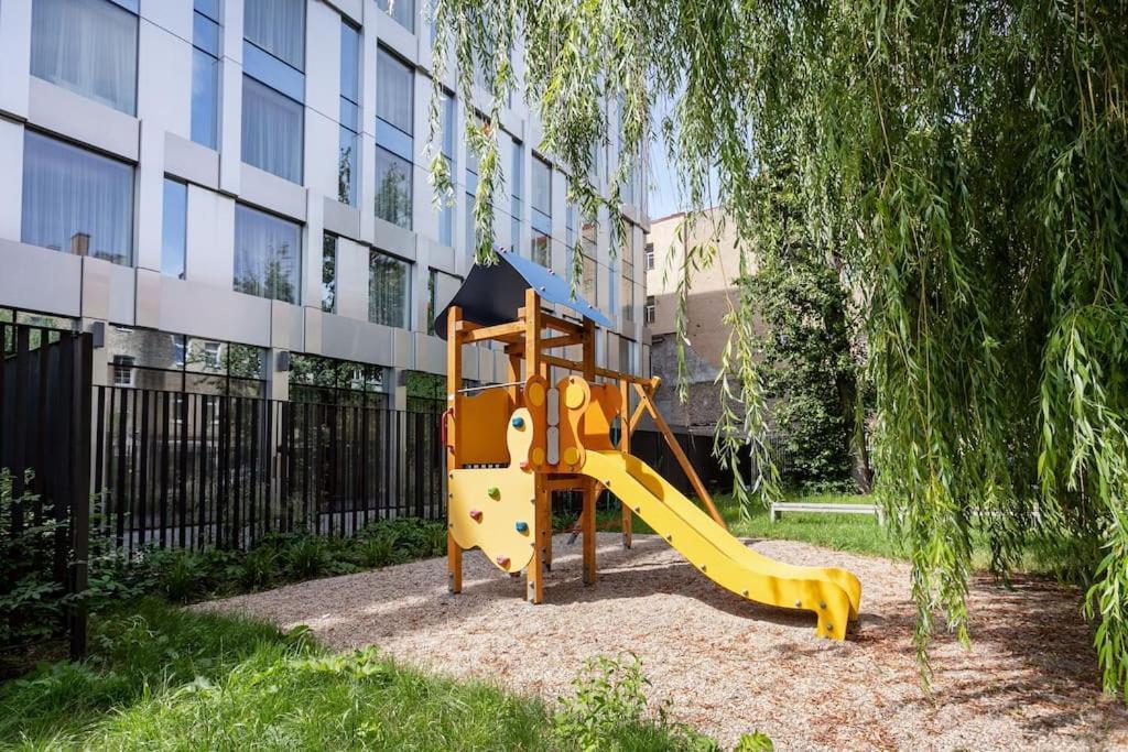 Luxury Apartment In Gedimino Av. Вильнюс Экстерьер фото