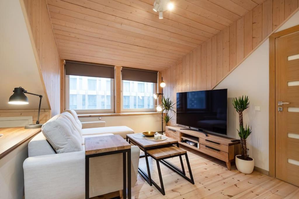 Luxury Apartment In Gedimino Av. Вильнюс Экстерьер фото