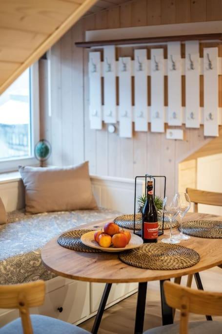 Luxury Apartment In Gedimino Av. Вильнюс Экстерьер фото